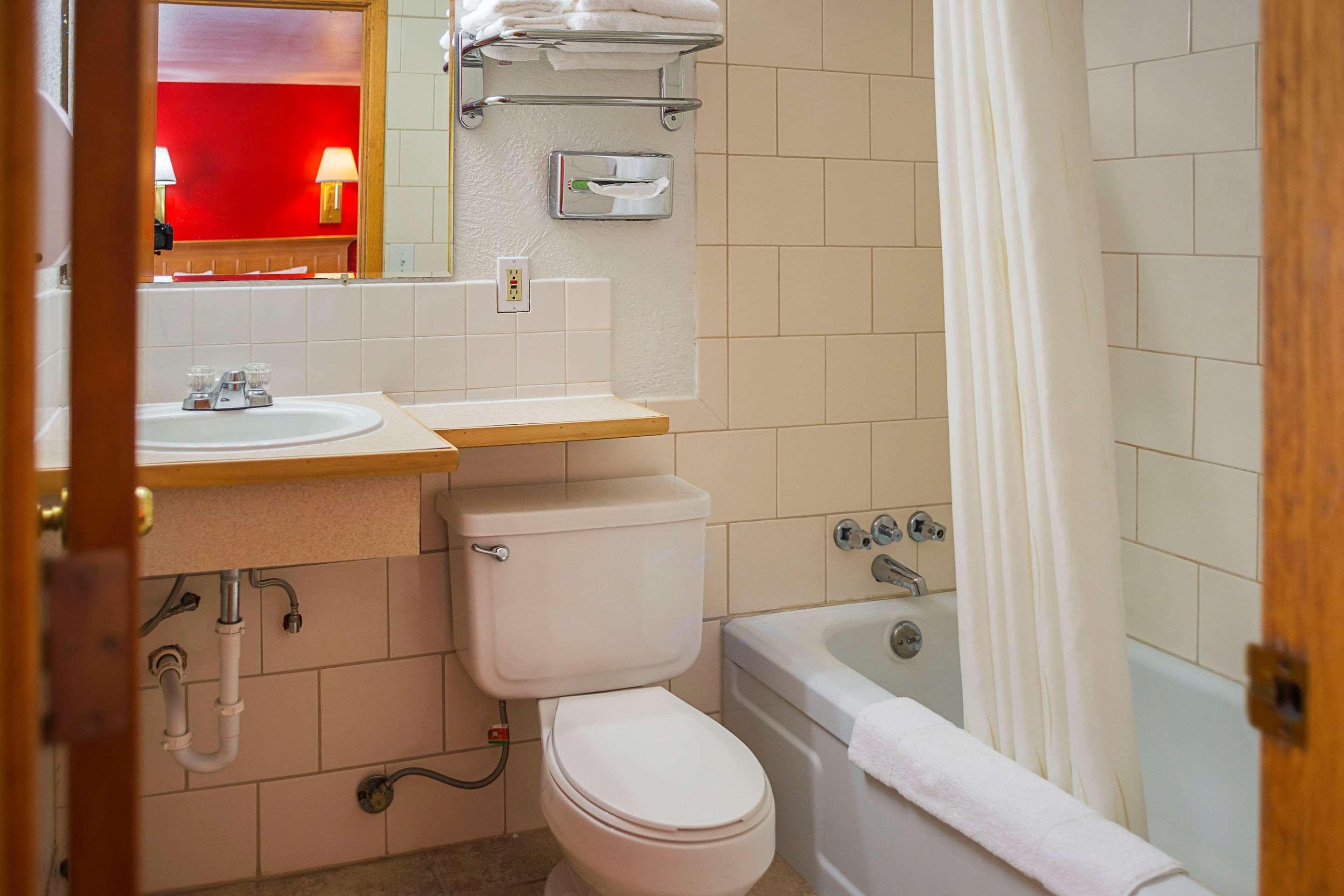 Rodeway Inn Buffalo Ngoại thất bức ảnh