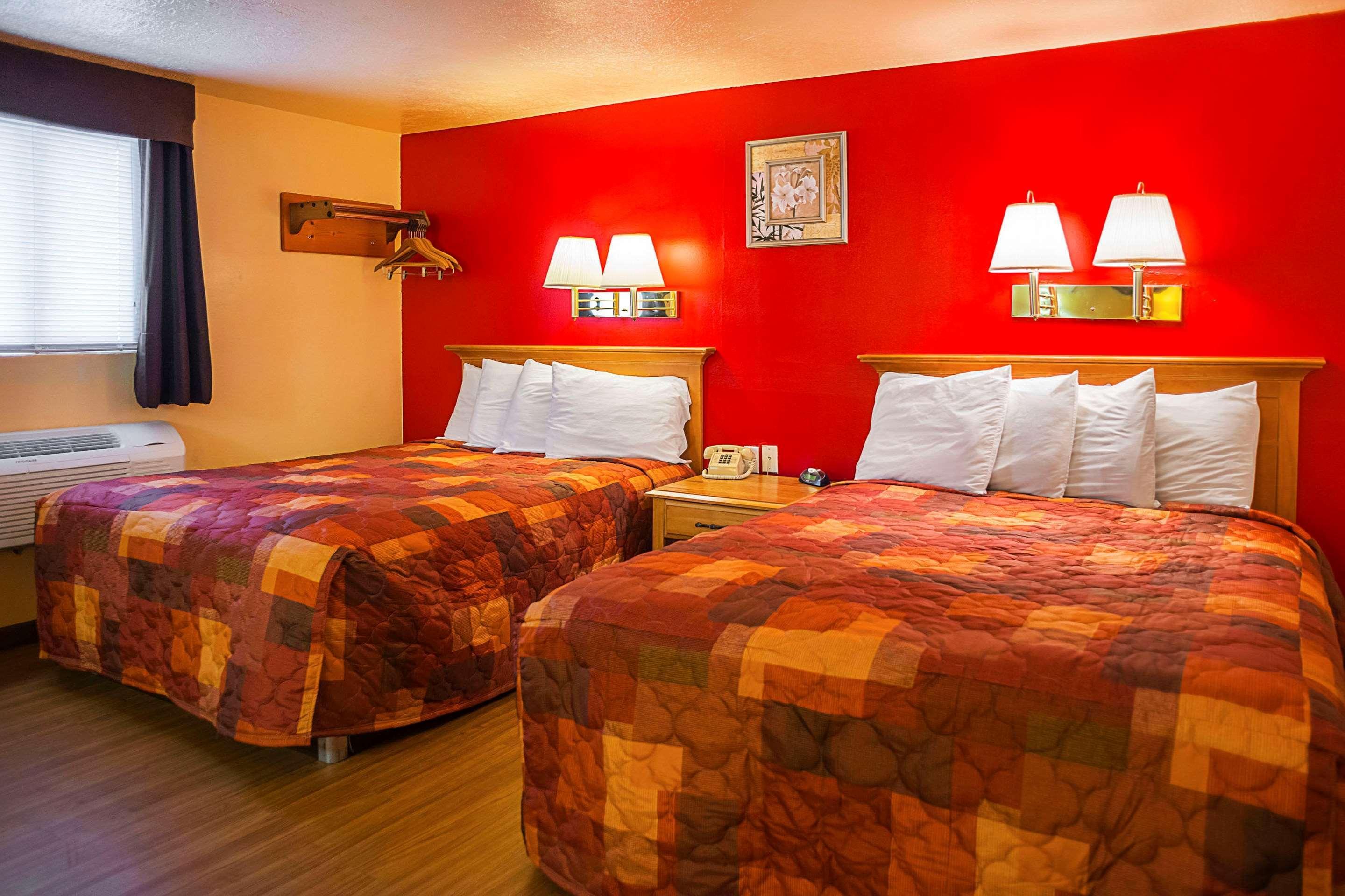 Rodeway Inn Buffalo Ngoại thất bức ảnh