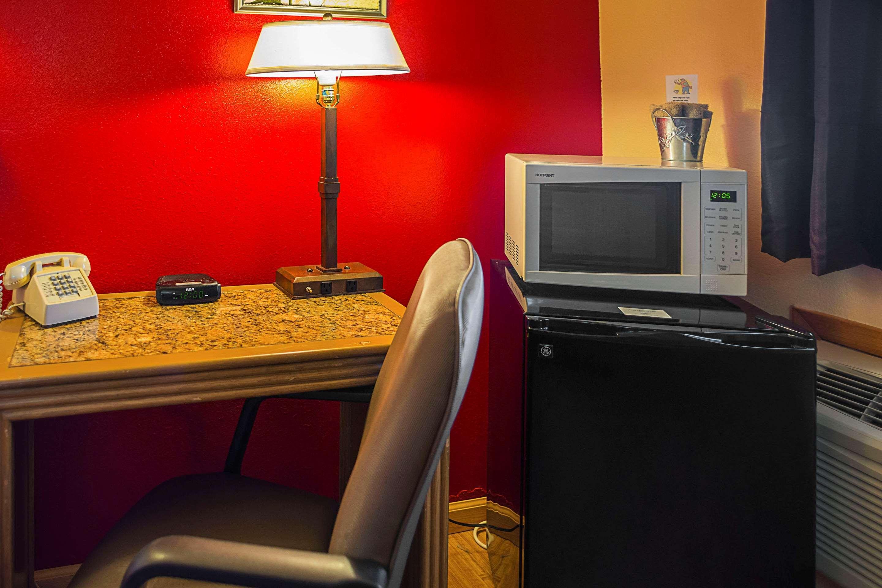 Rodeway Inn Buffalo Ngoại thất bức ảnh