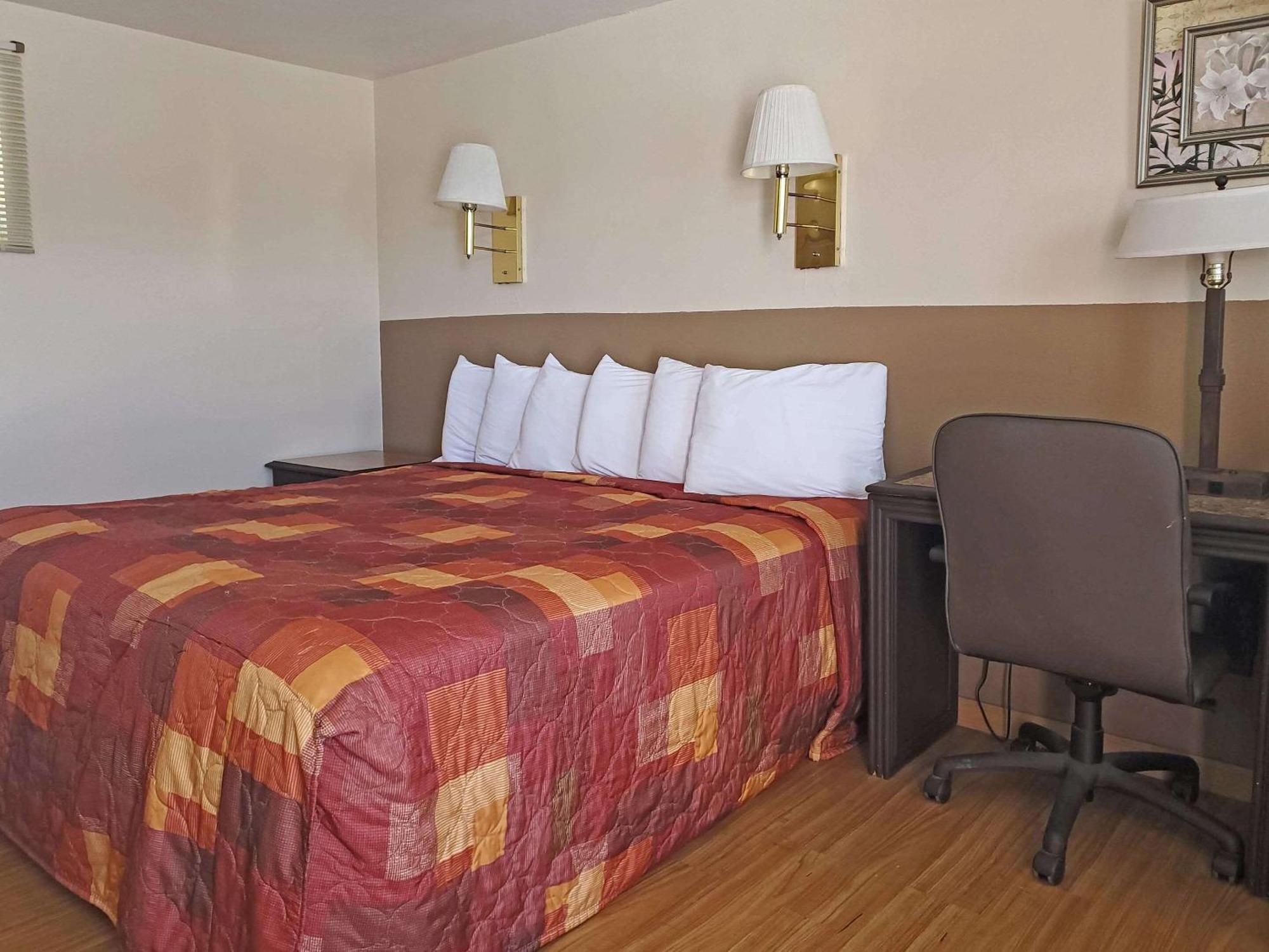 Rodeway Inn Buffalo Ngoại thất bức ảnh