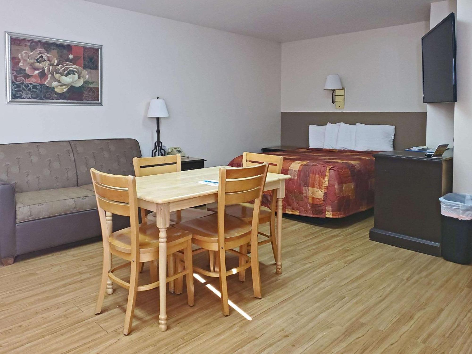 Rodeway Inn Buffalo Ngoại thất bức ảnh