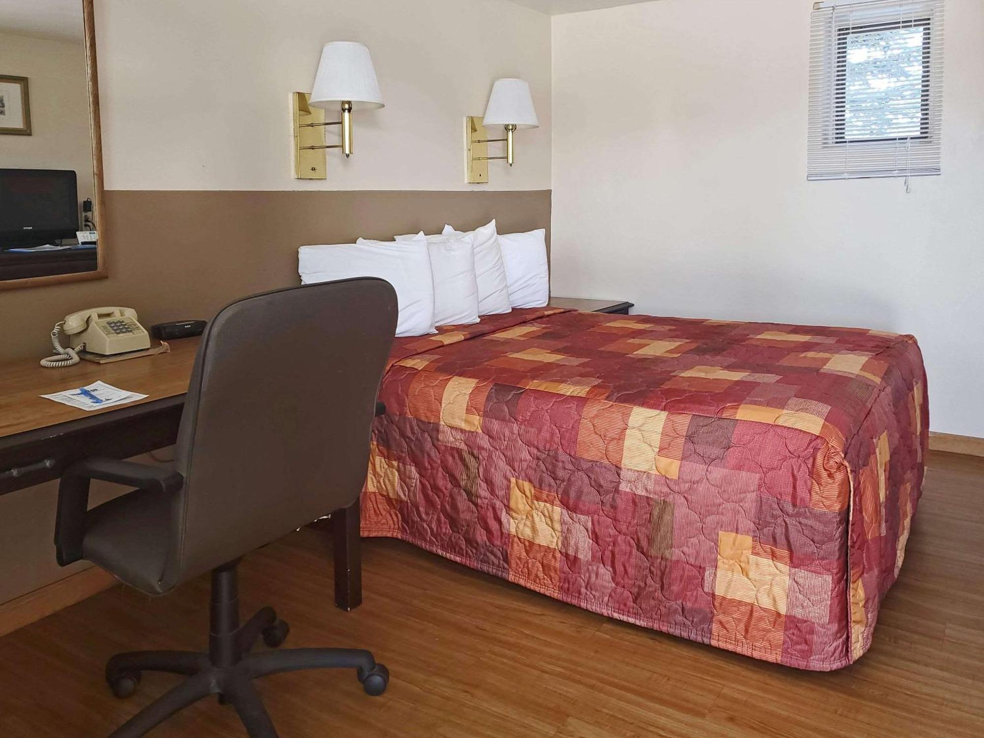 Rodeway Inn Buffalo Ngoại thất bức ảnh
