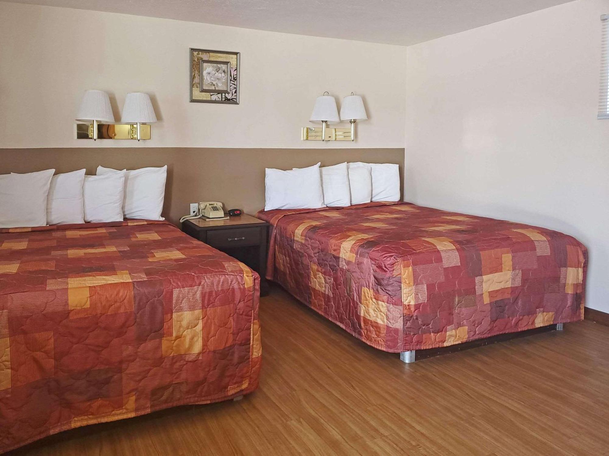 Rodeway Inn Buffalo Ngoại thất bức ảnh