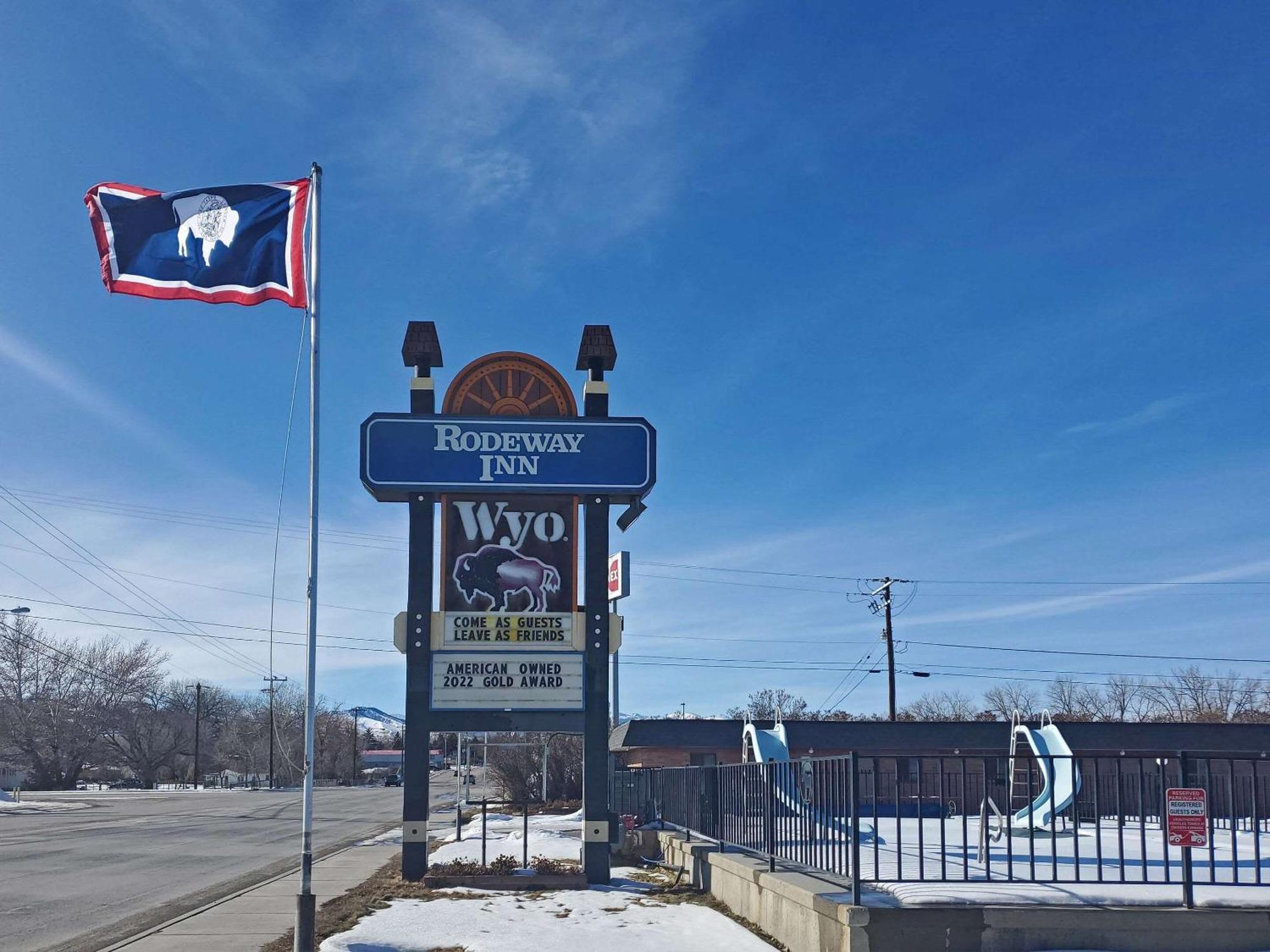 Rodeway Inn Buffalo Ngoại thất bức ảnh