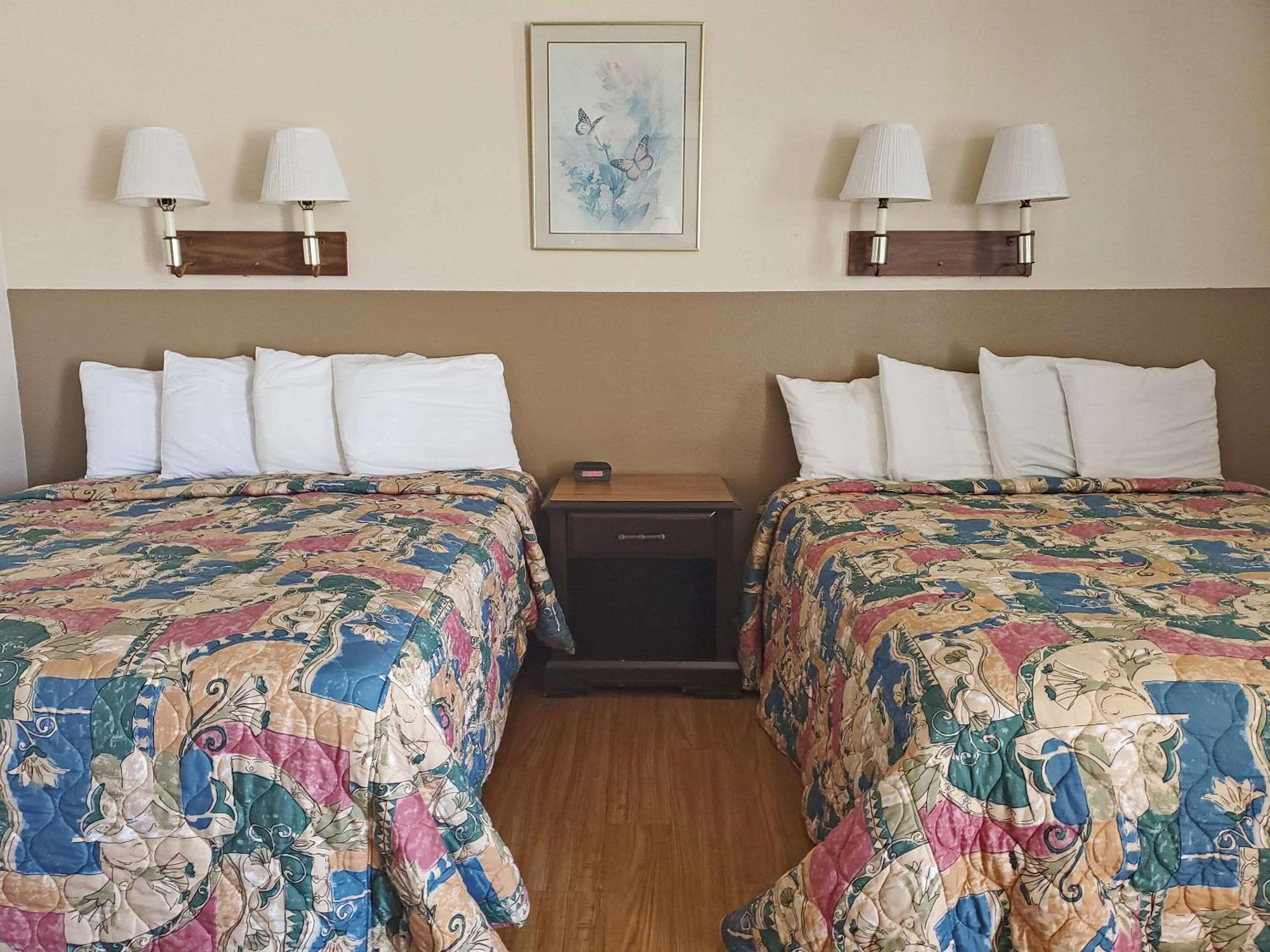 Rodeway Inn Buffalo Ngoại thất bức ảnh
