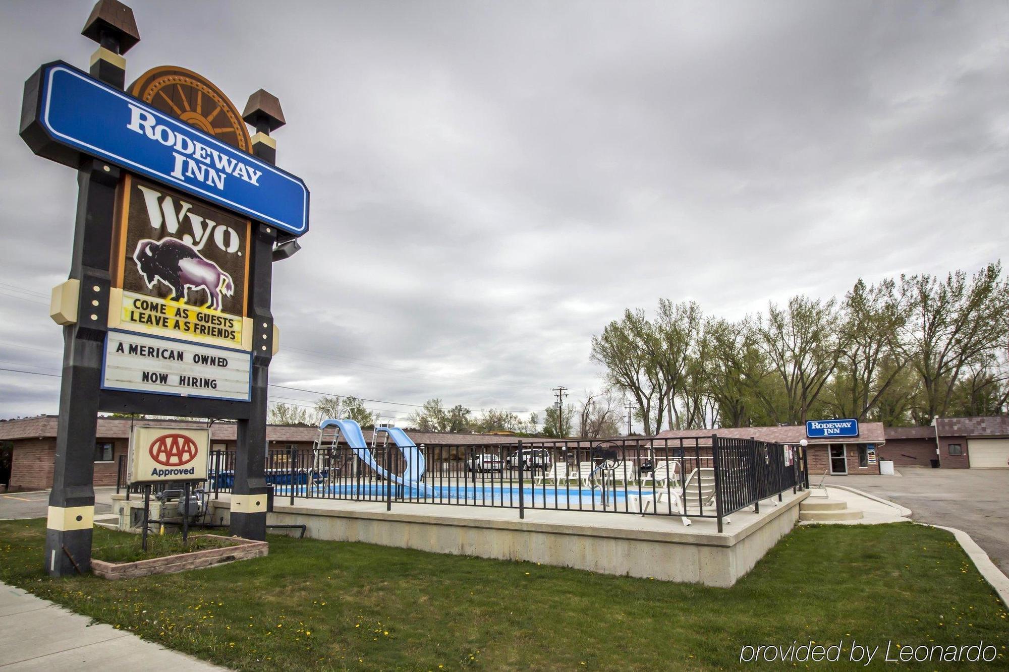 Rodeway Inn Buffalo Ngoại thất bức ảnh