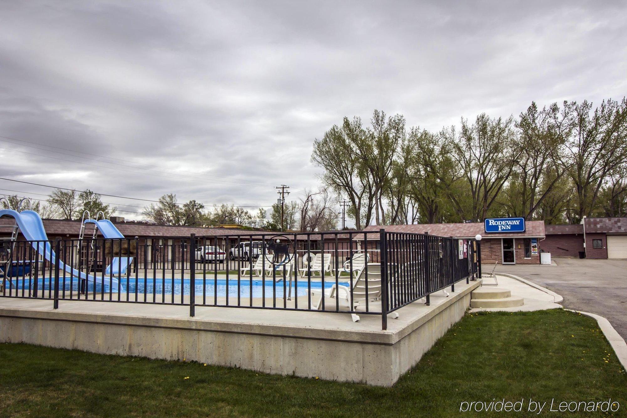 Rodeway Inn Buffalo Ngoại thất bức ảnh