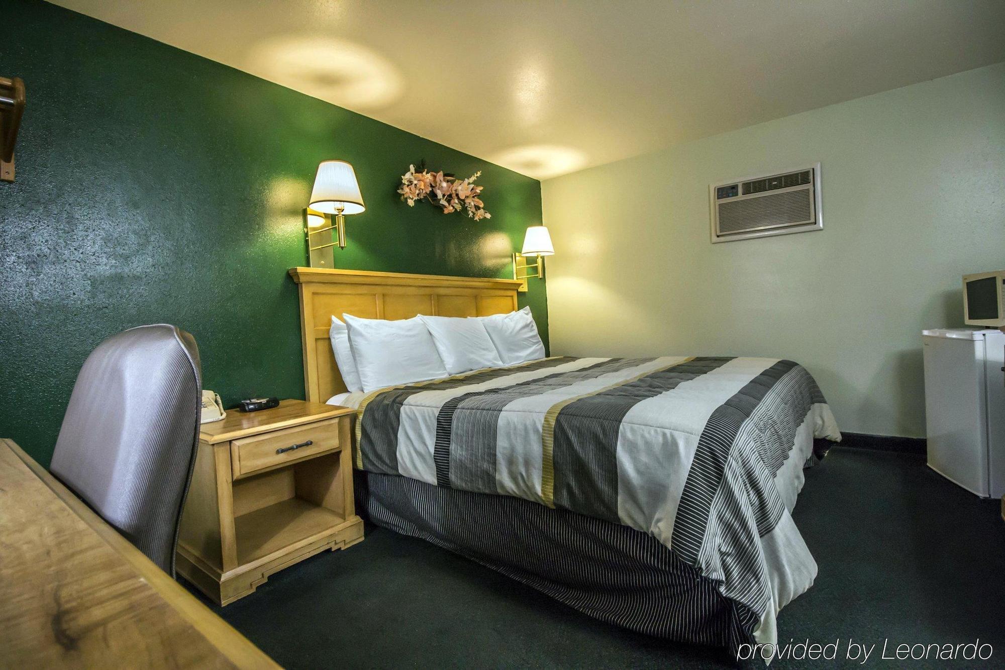 Rodeway Inn Buffalo Ngoại thất bức ảnh