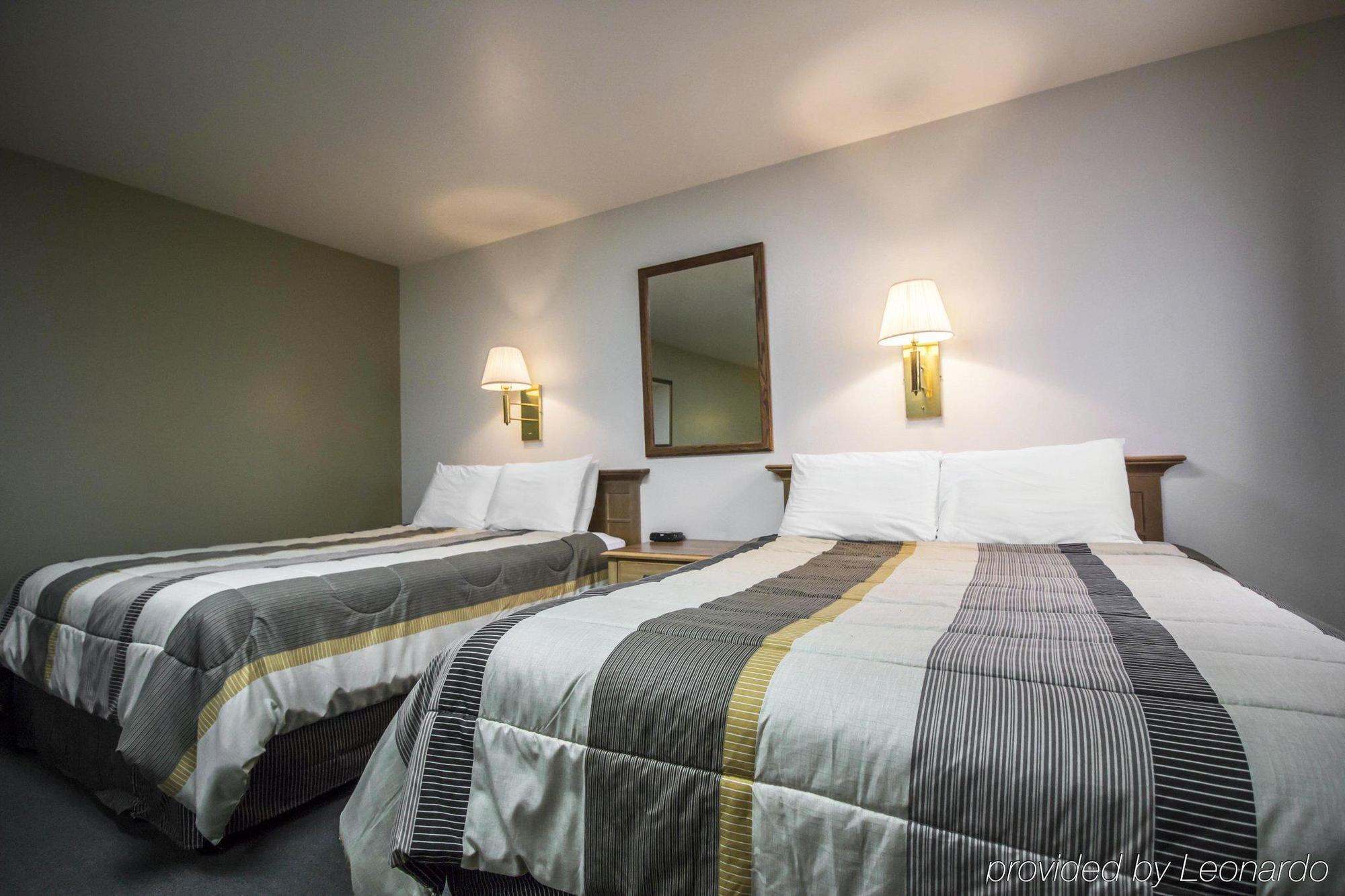 Rodeway Inn Buffalo Ngoại thất bức ảnh