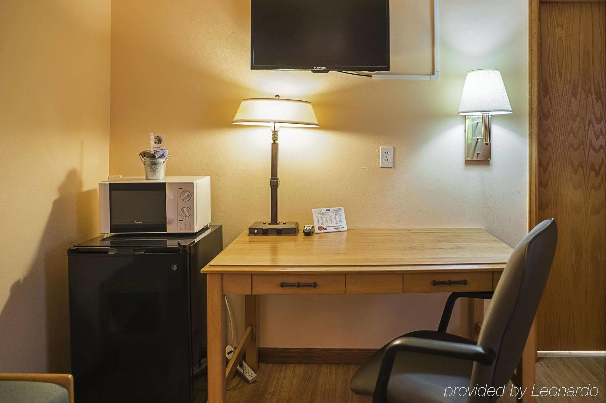 Rodeway Inn Buffalo Ngoại thất bức ảnh