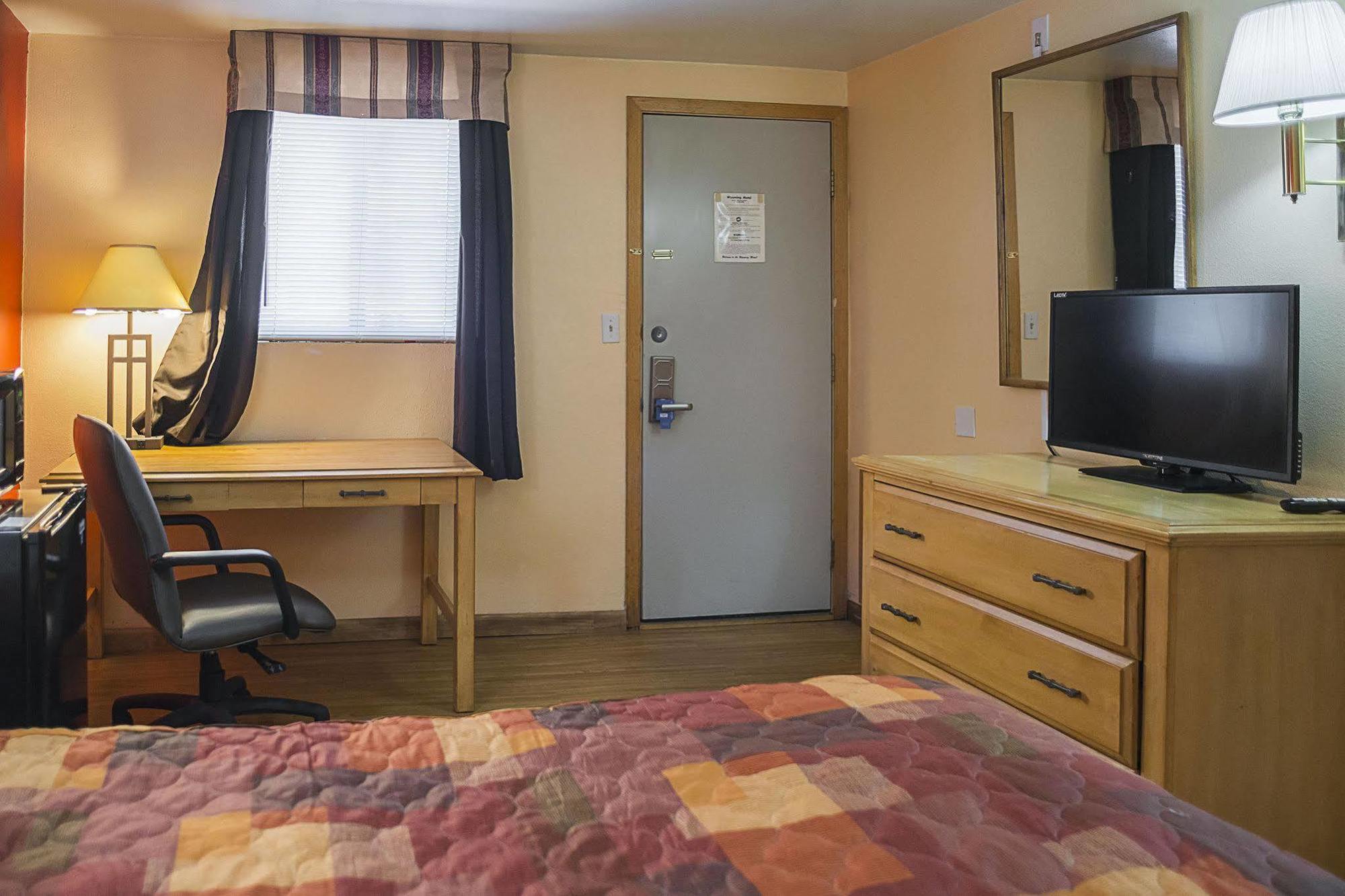 Rodeway Inn Buffalo Ngoại thất bức ảnh
